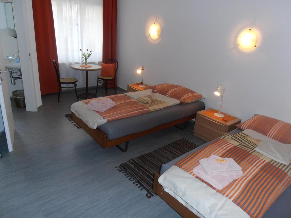 Don Camillo Gaestehaus Horhausen Room photo